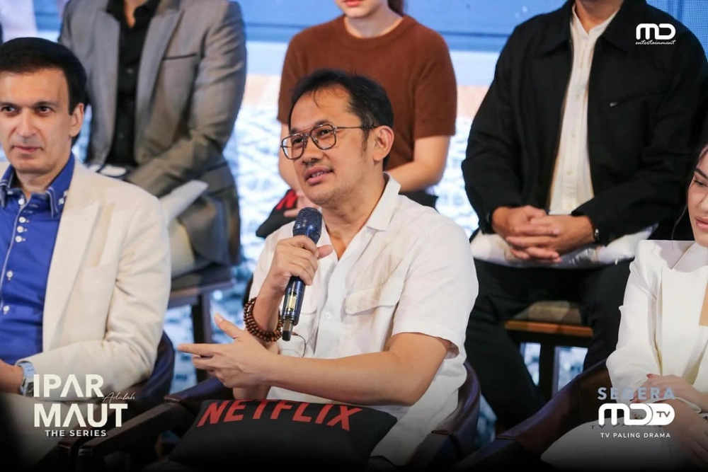 Hanung Bramantryo sutradar Ipar Adalah Maut The Series [Instagram.com/iparadalahmautmovie] (2)